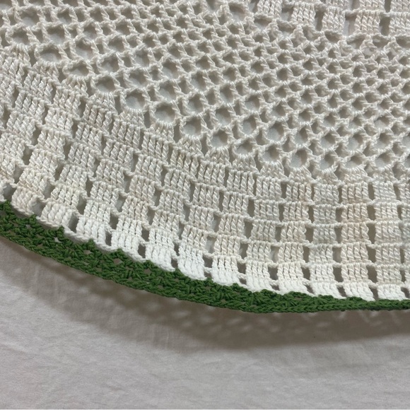 Knitted Big Doily tea cups and saucers knitted green and ivory white 38” doily - Picture 8 of 12